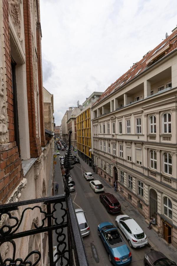 Csengery Deluxe Home With Balcony Budapest Esterno foto