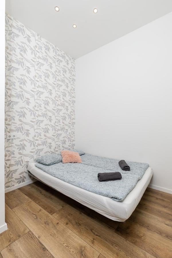 Csengery Deluxe Home With Balcony Budapest Esterno foto