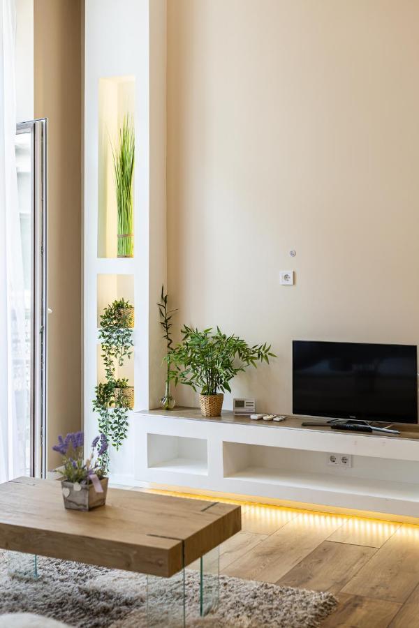 Csengery Deluxe Home With Balcony Budapest Esterno foto