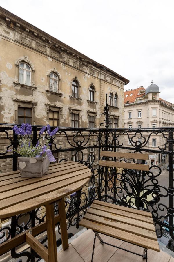 Csengery Deluxe Home With Balcony Budapest Esterno foto